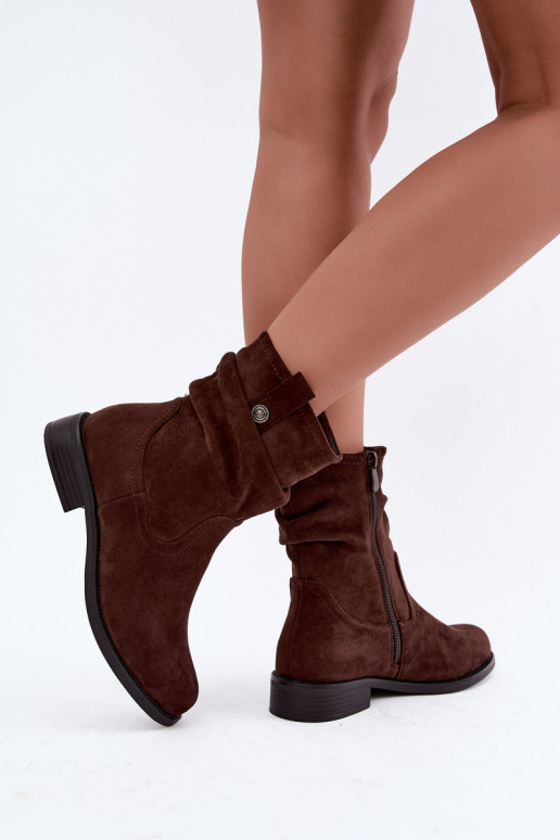 Botins isolados com babados e saltos largos S.Barski HY62-8102 na cor chocolate