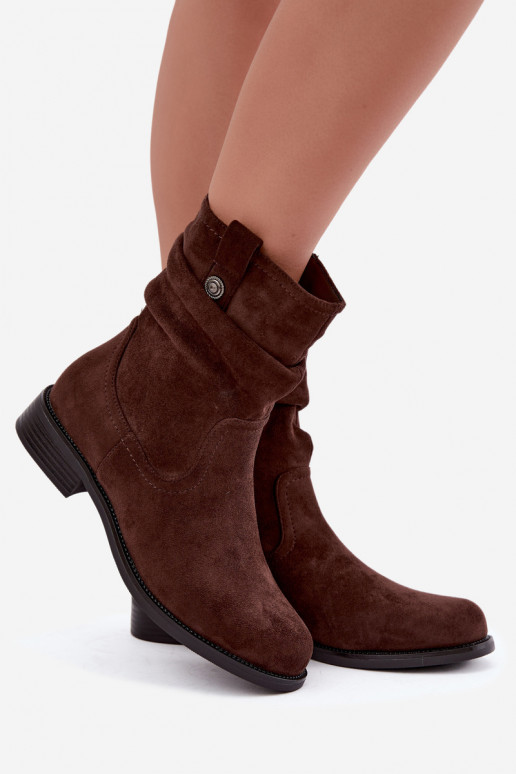 Botins isolados com babados e saltos largos S.Barski HY62-8102 na cor chocolate