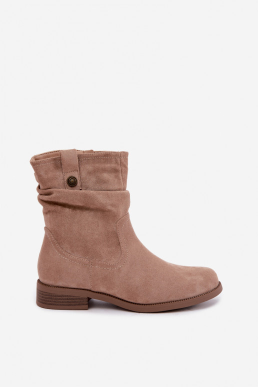 Botins quentes com babados e saltos largos, areia