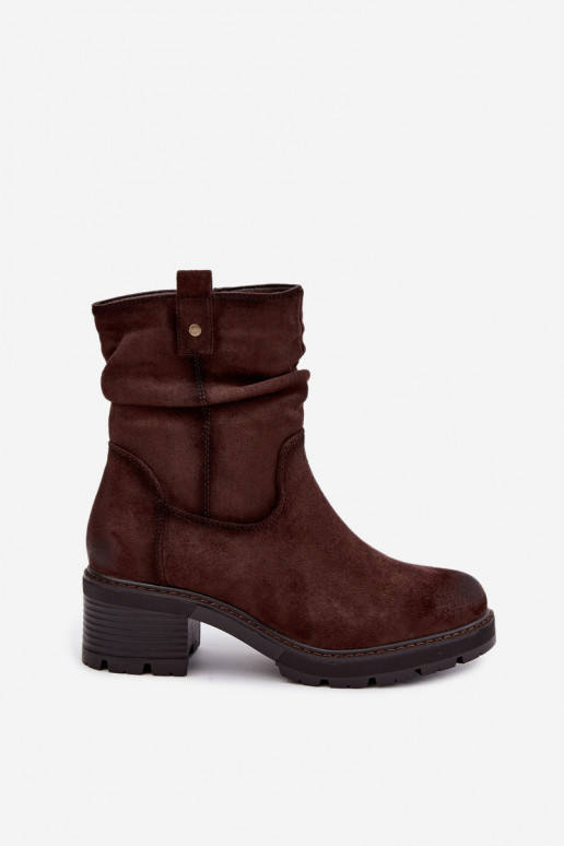 Botins femininos isolados com babados Klocke S.Barski HY62-8100 na cor chocolate