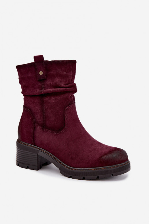 Botins femininos isolados com babados Klocke S.Barski HY62-8100 na cor bordô