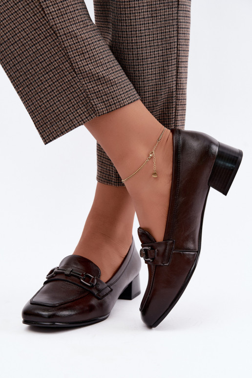 Sapatos de couro sintético com ornamentos Vinceza 39978 na cor chocolate