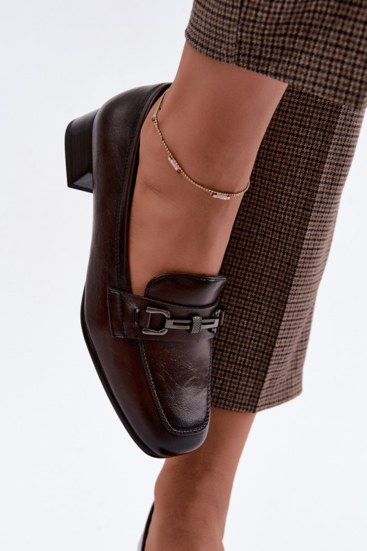 Sapatos de couro sintético com ornamentos Vinceza 39978 na cor chocolate