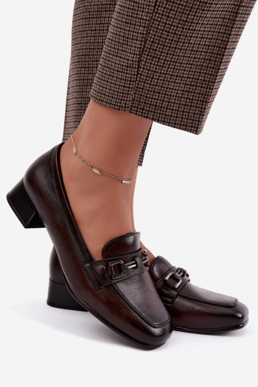 Sapatos de couro sintético com ornamentos Vinceza 39978 na cor chocolate