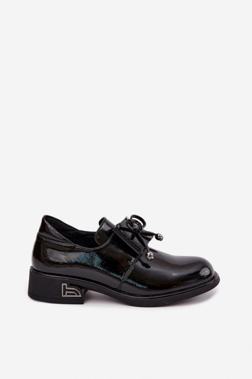 Sapatos de couro sintético laqueados com laços T.Sokolski AN J26-190 na cor preta