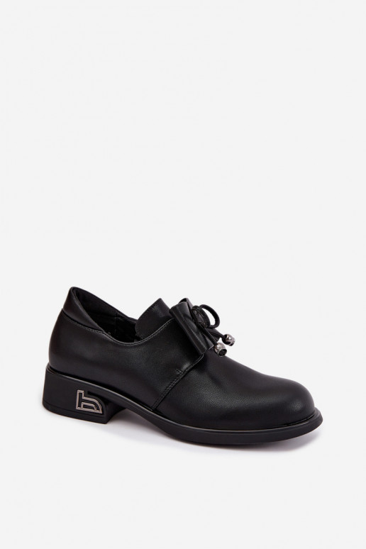 Sapatos de couro sintético com laços T.Sokolski AN J26-190 na cor preta