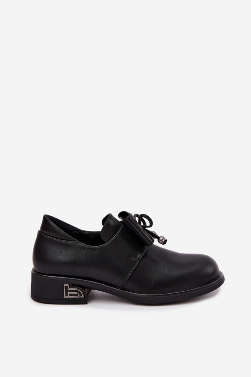 Sapatos de couro sintético com laços T.Sokolski AN J26-190 na cor preta
