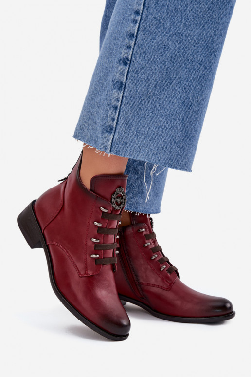 Botins baixos aquecidos com ornamentos na cor bordô Nevalia