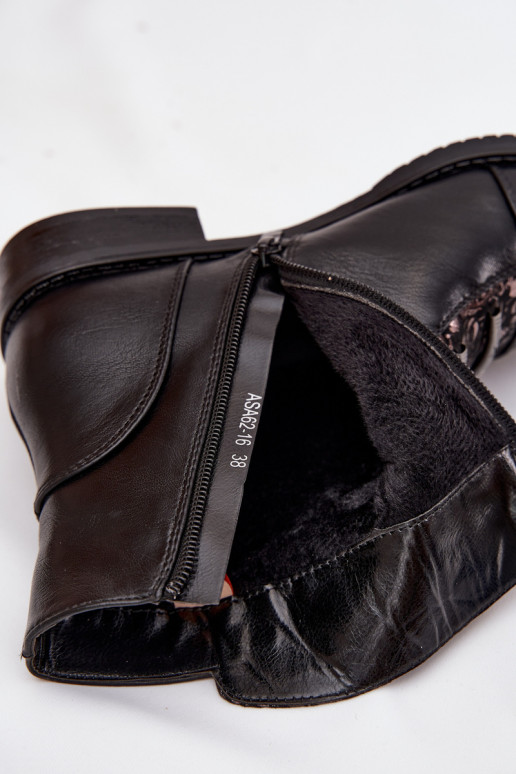 Botins femininos aquecidos com saltos largos e motivos florais na cor preta Labise