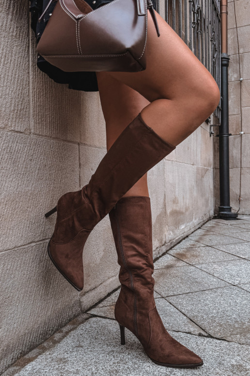 Botas altas marrons quentes com salto Taelia