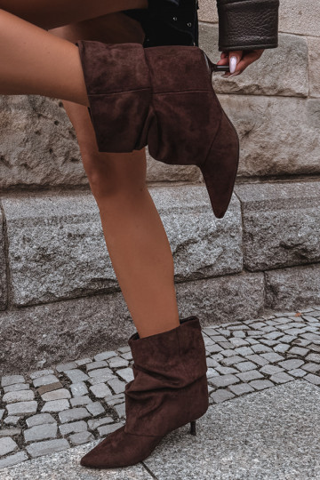 Botins slip-on com salto em camurça sintética Loralia 2