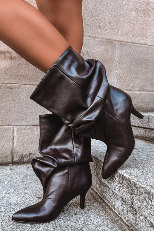 Um modelo atraente Botas femininas Typu Slouchy com salto CzekoladoParae Gelra
