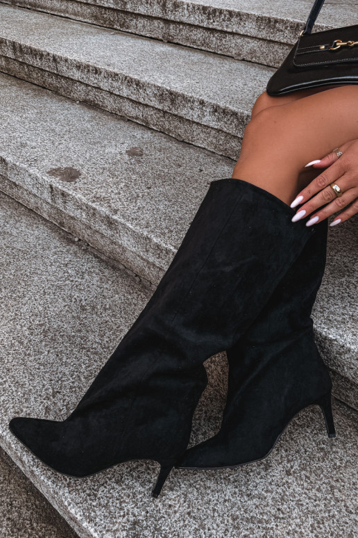botas altas femininas slip-on com saltos em preto Favra