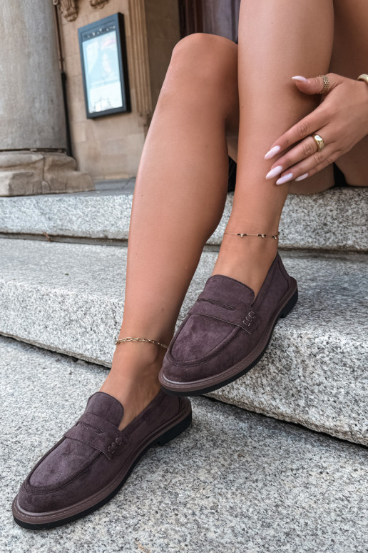 Mocassins femininos em camurça na cor chocolate Vinceza 62335