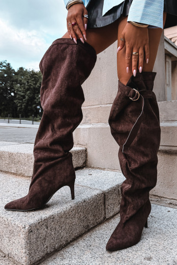 botas altas slip-on femininas com salto na cor chocolate Rosena