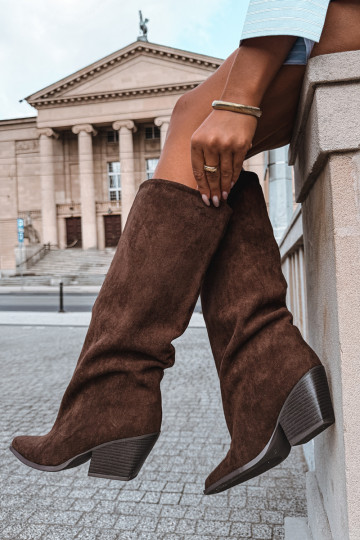 Botas altas slip-on com salto, pontudas, castanhas Blenia