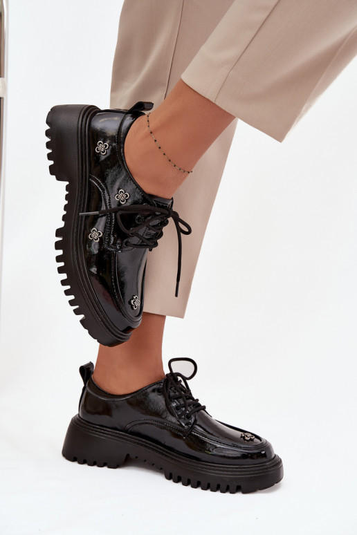 Sapatos femininos em couro envernizado com fivelas na cor preta Artiker 57C0333