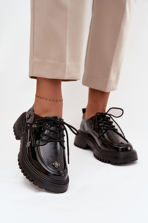 Sapatos femininos em couro envernizado com fivelas na cor preta Artiker 57C0333