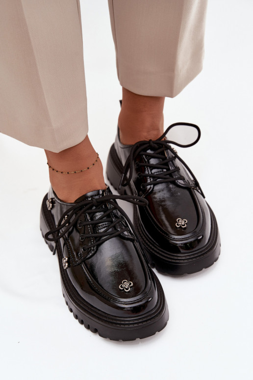 Sapatos femininos em couro envernizado com fivelas na cor preta Artiker 57C0333
