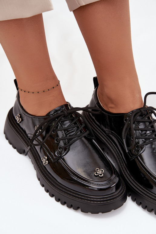 Sapatos femininos em couro envernizado com fivelas na cor preta Artiker 57C0333
