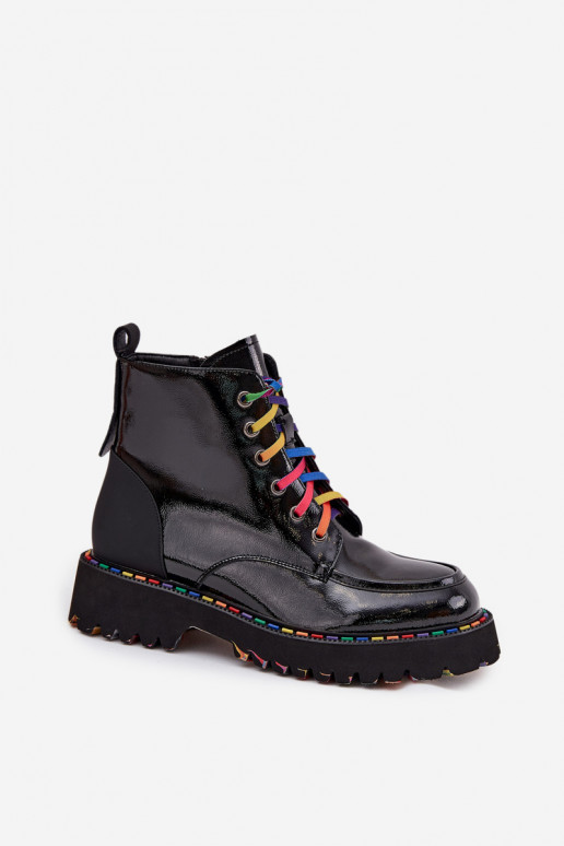 Botins femininos em couro com efeito verniz na cor preta Artiker 57C0064