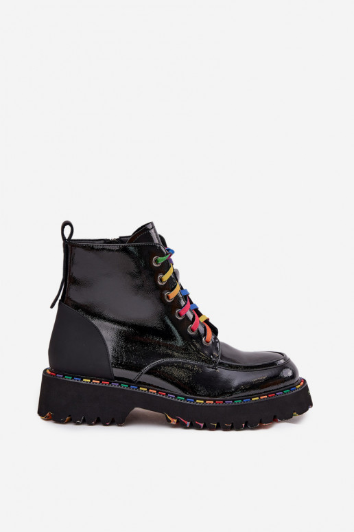Botins femininos em couro com efeito verniz na cor preta Artiker 57C0064