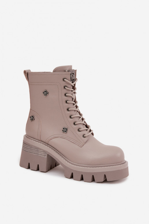 Botins femininos de trabalho em couro com fivelas na cor areia Artiker 57C0181