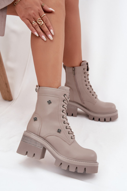 Botins femininos de trabalho em couro com fivelas na cor areia Artiker 57C0181