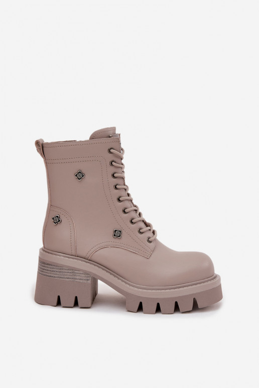 Botins femininos de trabalho em couro com fivelas na cor areia Artiker 57C0181