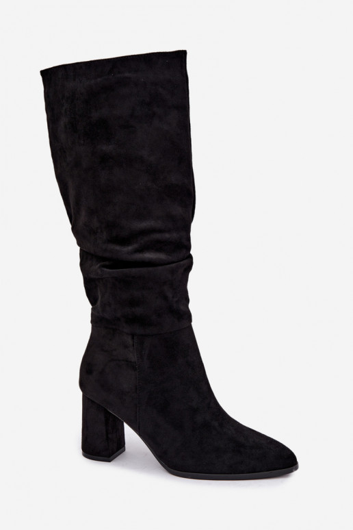 Botas femininas isoladas até o joelho com salto em preto Raleya