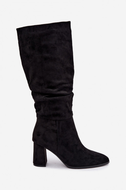 Botas femininas isoladas até o joelho com salto em preto Raleya