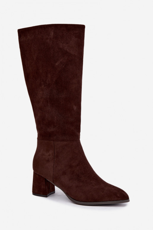 Botas femininas isoladas até o joelho com salto em chocolate Raleya