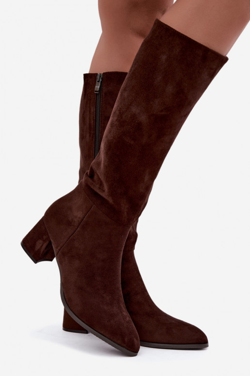 Botas femininas isoladas até o joelho com salto em chocolate Raleya