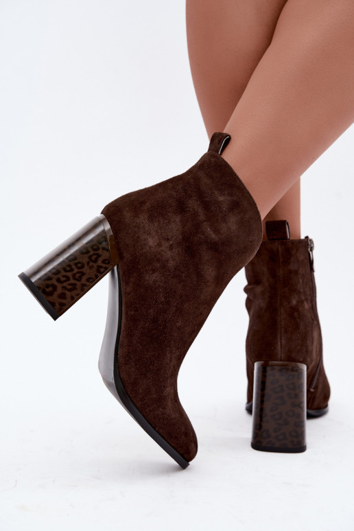 Botins de camurça com isolamento interno em chocolate Zivella