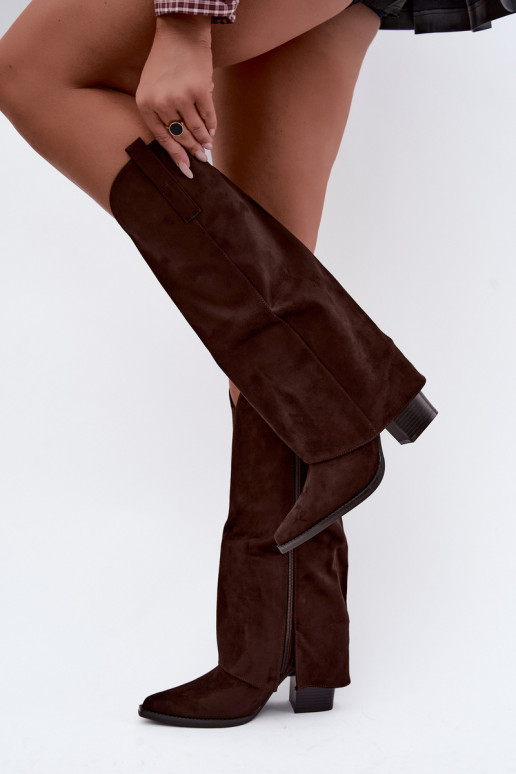 Botas altas de estilo cowboy isoladas com saltos e cano costurado CzekoladoĮe Julena