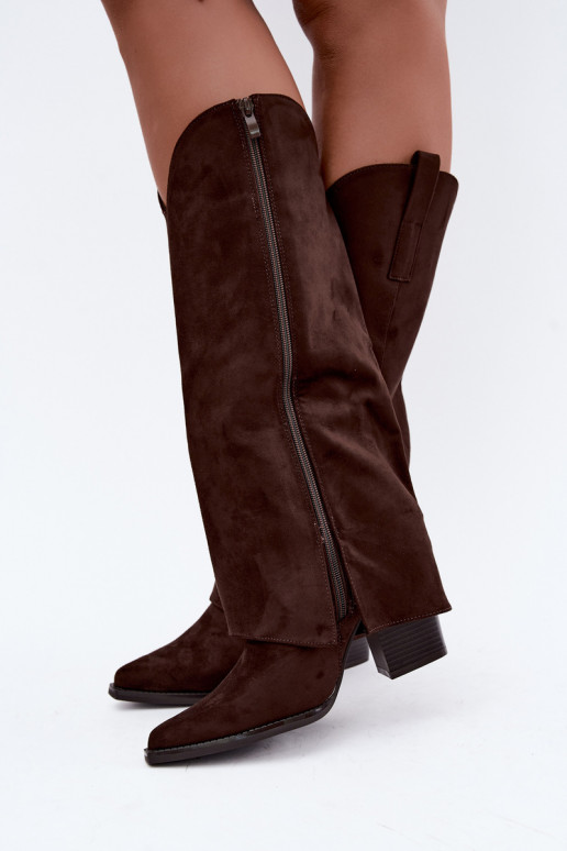 Botas altas de estilo cowboy isoladas com saltos e cano costurado CzekoladoĮe Julena