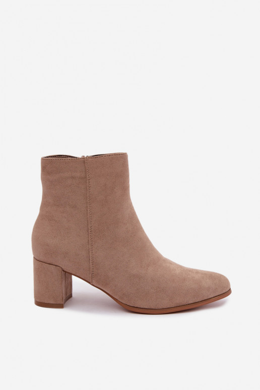 Botins femininos aquecidos com saltos na cor areia Brella