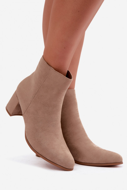 Botins femininos aquecidos com saltos na cor areia Brella