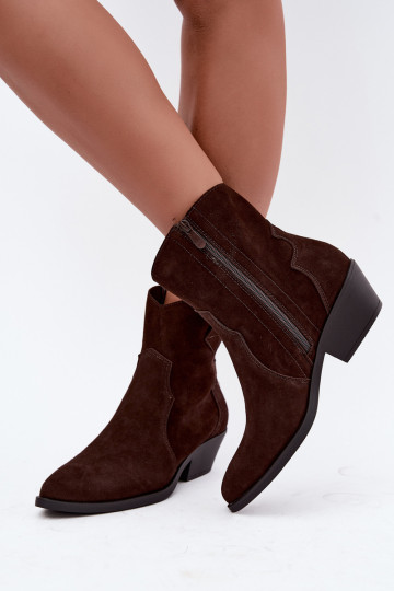 Botas de estilo cowboy em camurça sintética com saltos na cor marrom Daliae