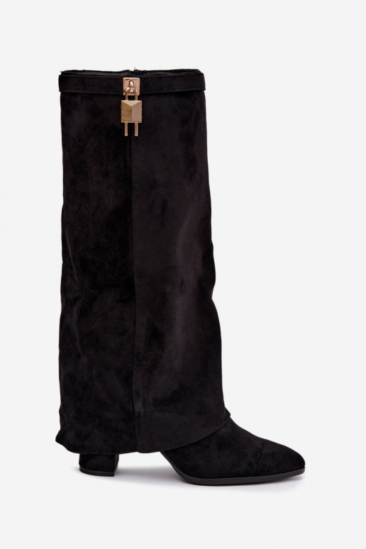 Botas longas aquecidas com saltos e decoração dourada embutida na cor preta Danessa
