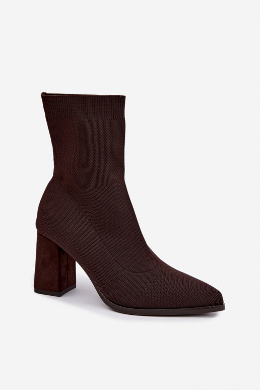 Botins femininos aquecidos modelo slip-on na cor marrom Tai turiressa