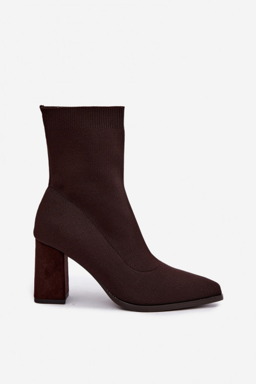 Botins femininos aquecidos modelo slip-on na cor marrom Tai turiressa