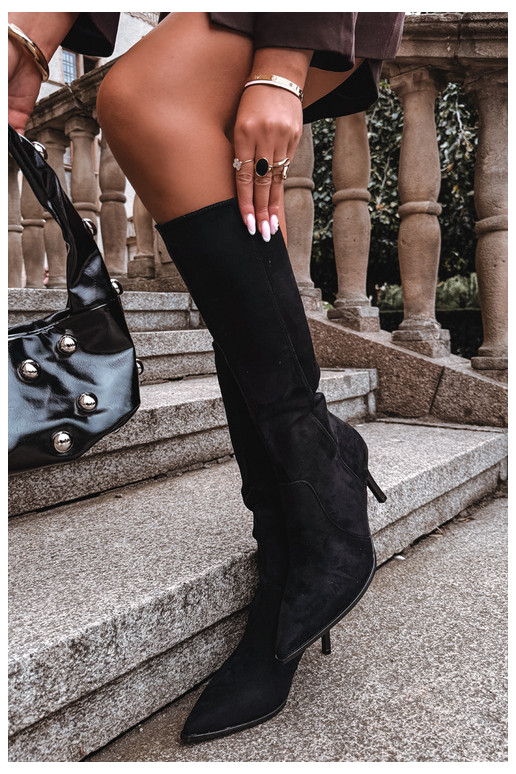 Botas altas quentes com saltos altos, pretas Taelia