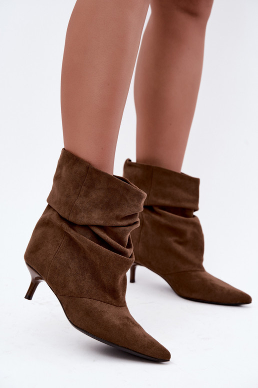 Botins chaki slip-on com salto Loralia