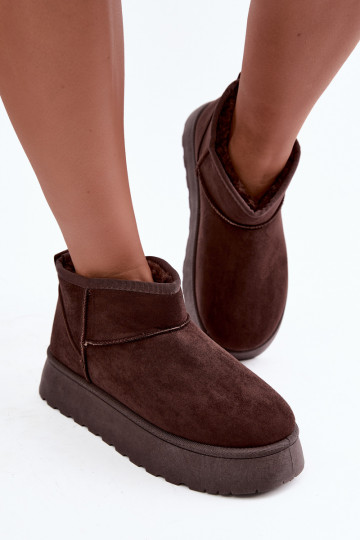 Botas de neve femininas isoladas com plataforma e pelo por dentro CzekoladoĮe Vesirae