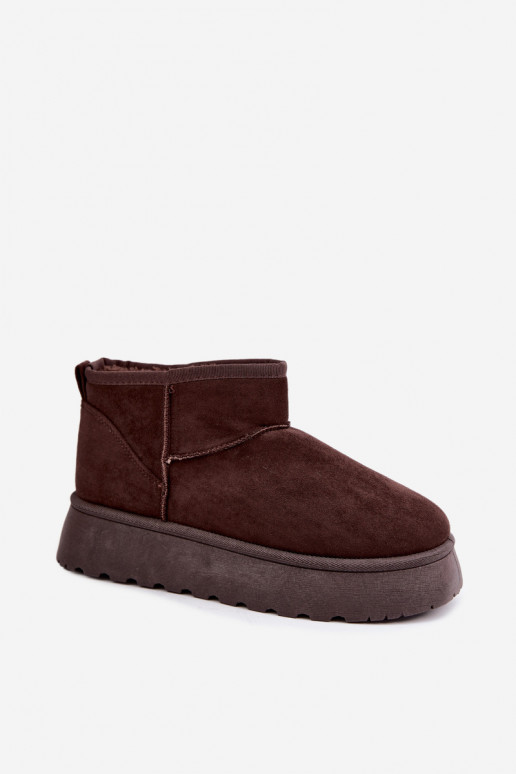 Botas de neve femininas isoladas com plataforma e pelo por dentro CzekoladoĮe Vesirae