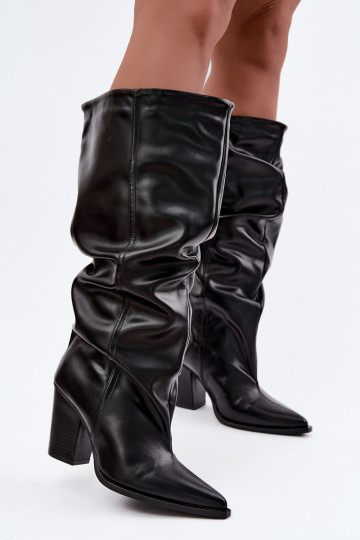 Botas altas slip-on com saltos e babados em couro sintético preto Jensy 2