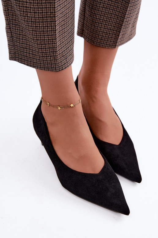 Sapatos de bico fino em preto Tadela