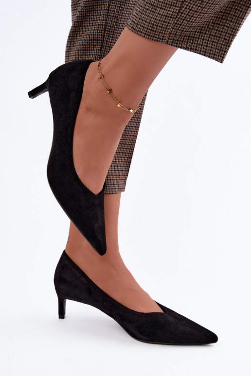 Sapatos de bico fino em preto Tadela