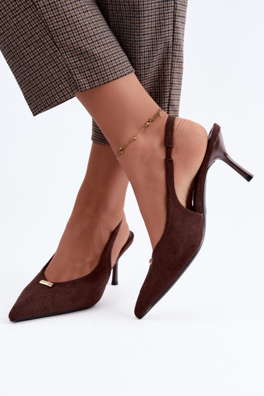 Sapatos de calcanhar aberto com detalhes dourados e saltos finos em cor de chocolate Renisa